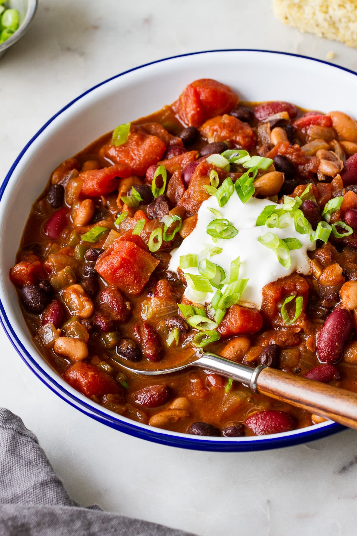 Easy Three Bean Chili Recipe - The Simple Veganista