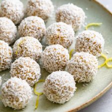 LEMON COCONUT ENERGY BITES