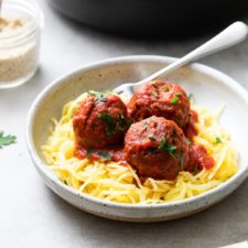 SPAGHETTI + ITALIAN VEGAN MEATBALLS
