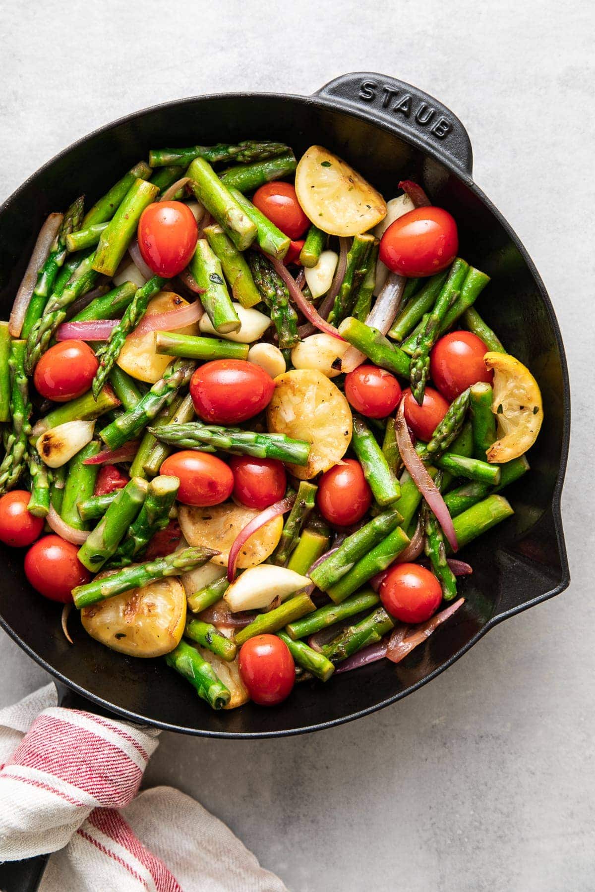 SKILLET ASPARAGUS & TOMATO MEDLEY