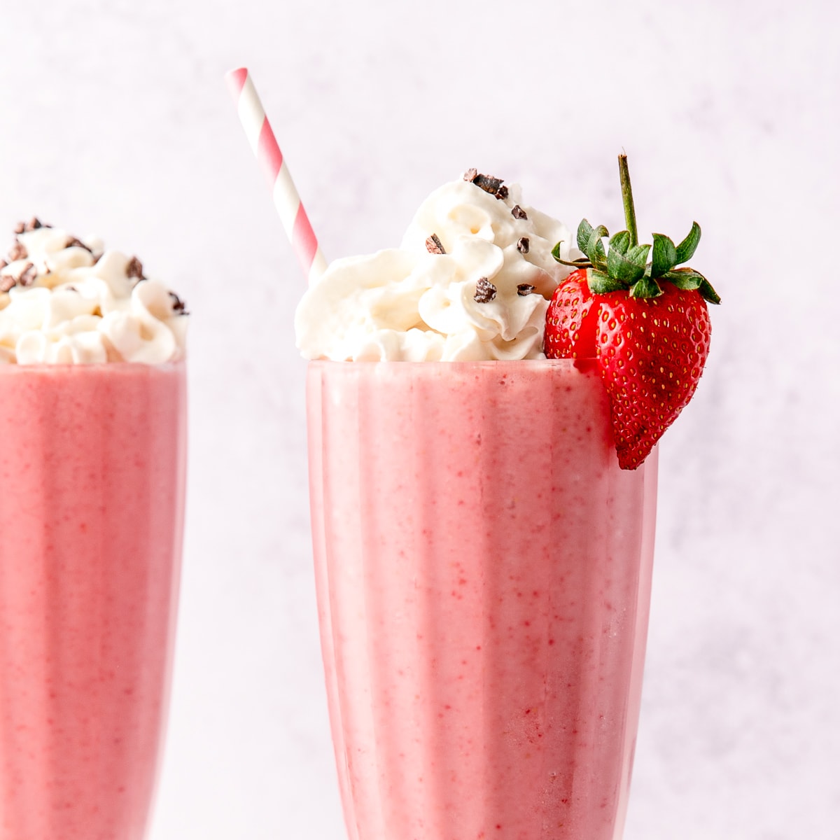 Vegan Strawberry Milkshake (Healthy, Easy, Creamy) - The Simple Veganista