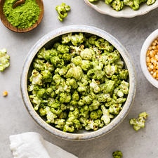 HEALTHY GREEN MATCHA POPCORN