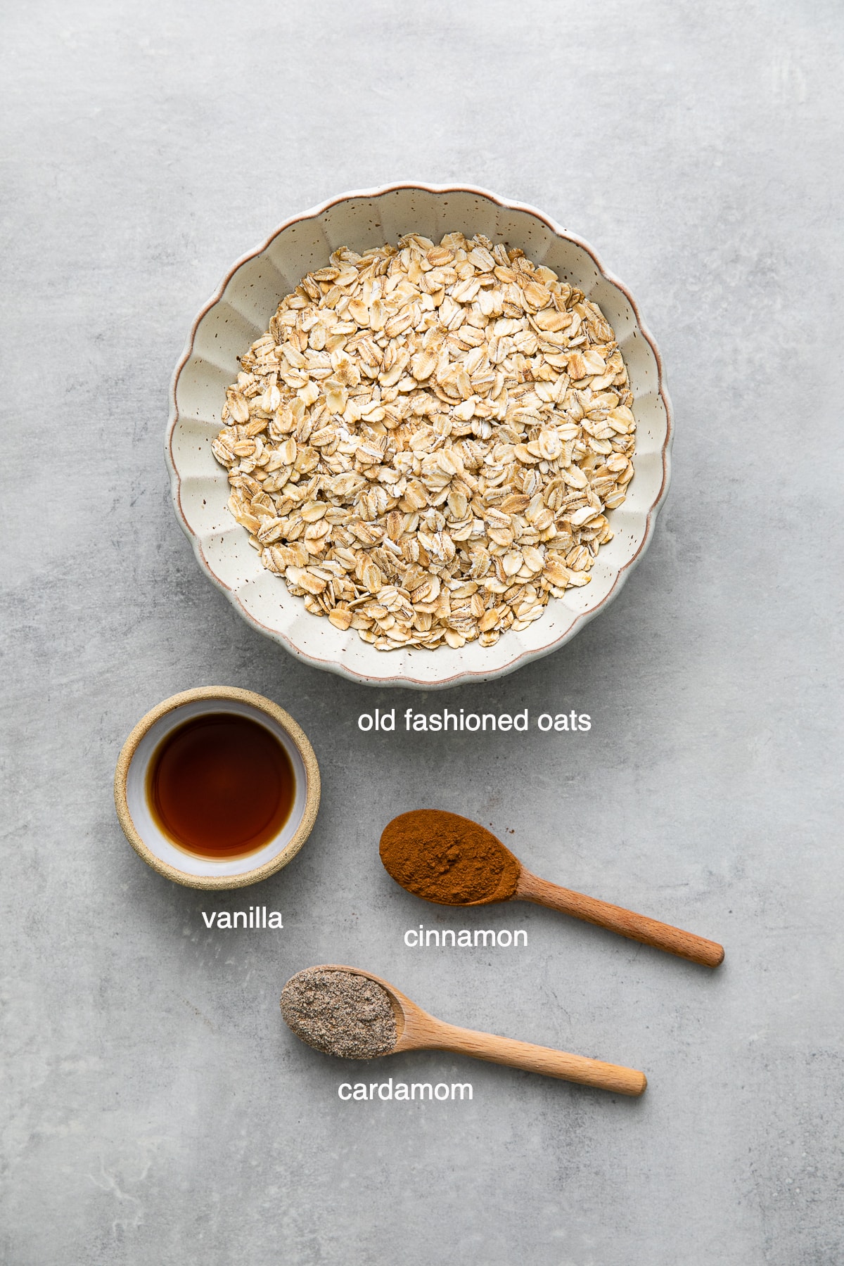 Healthy Bowl Of Cinnamon Oatmeal - The Simple Veganista