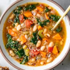 KALE, QUINOA & WHITE BEAN SOUP