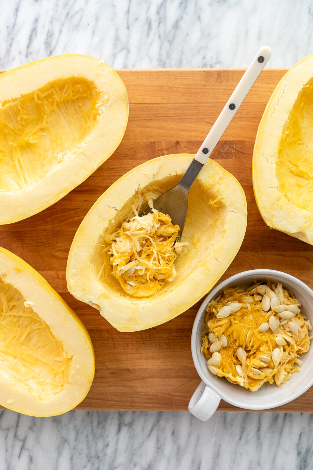 How To Cook Spaghetti Squash - The Simple Vegansita