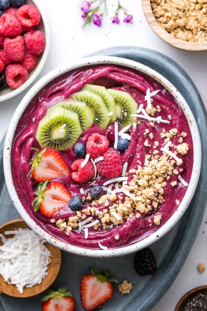 How to Make an Acai Bowl (The Ultimate Guide!)