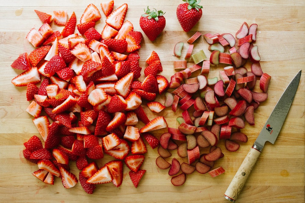 Healthy Strawberry Rhubarb Crisp