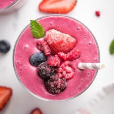 Mixed Berry Yogurt Smoothie