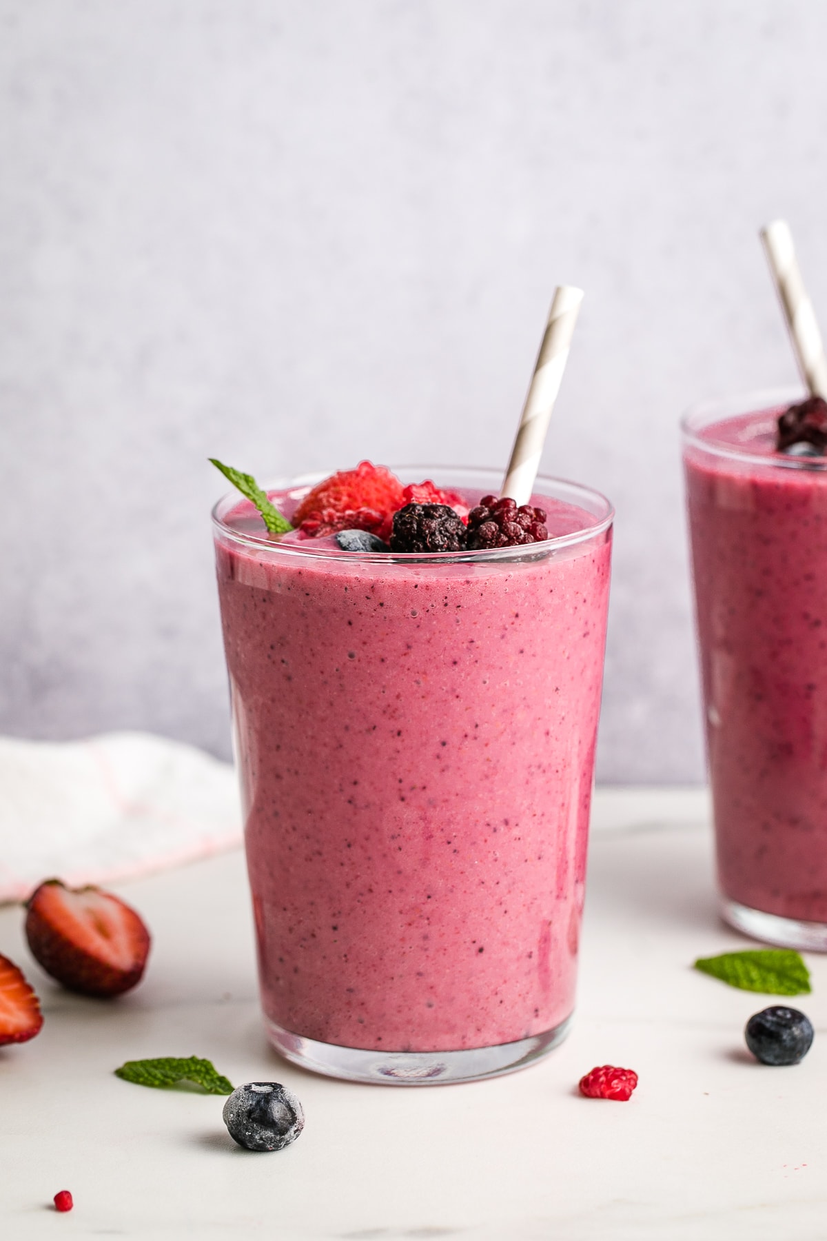 Mixed Berry Smoothie Recipe - Easy Healthy Breakfast