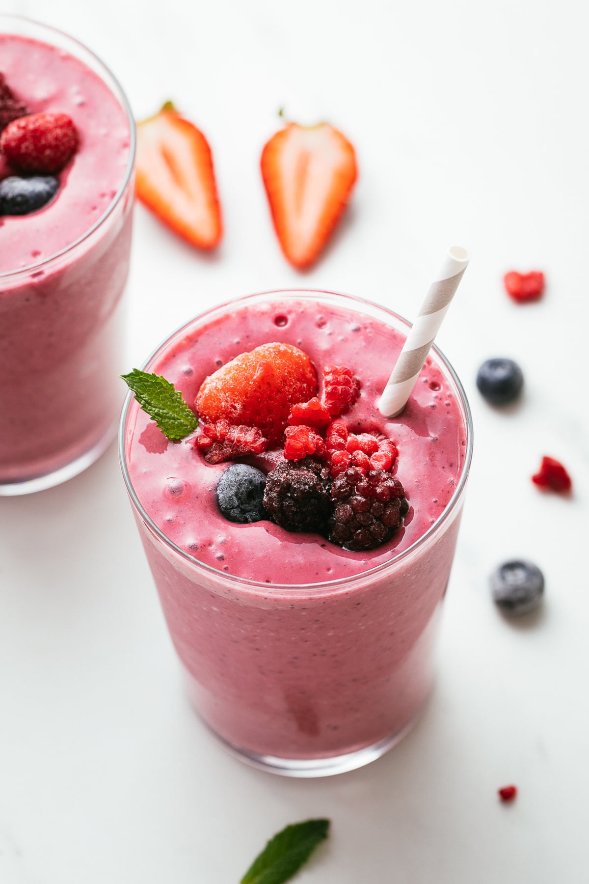 Mixed Berry + Yogurt Smoothie (Healthy, Easy, Vegan) - Simple Veganista