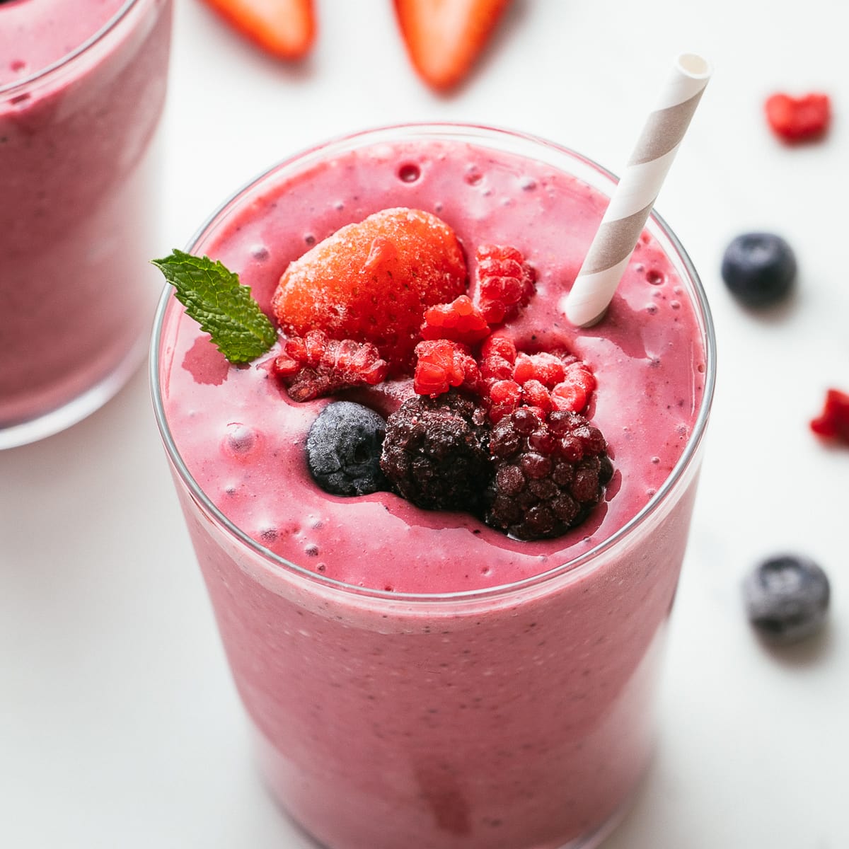 Mixed Berry + Yogurt Smoothie (Healthy, Easy, Vegan) - Simple Veganista