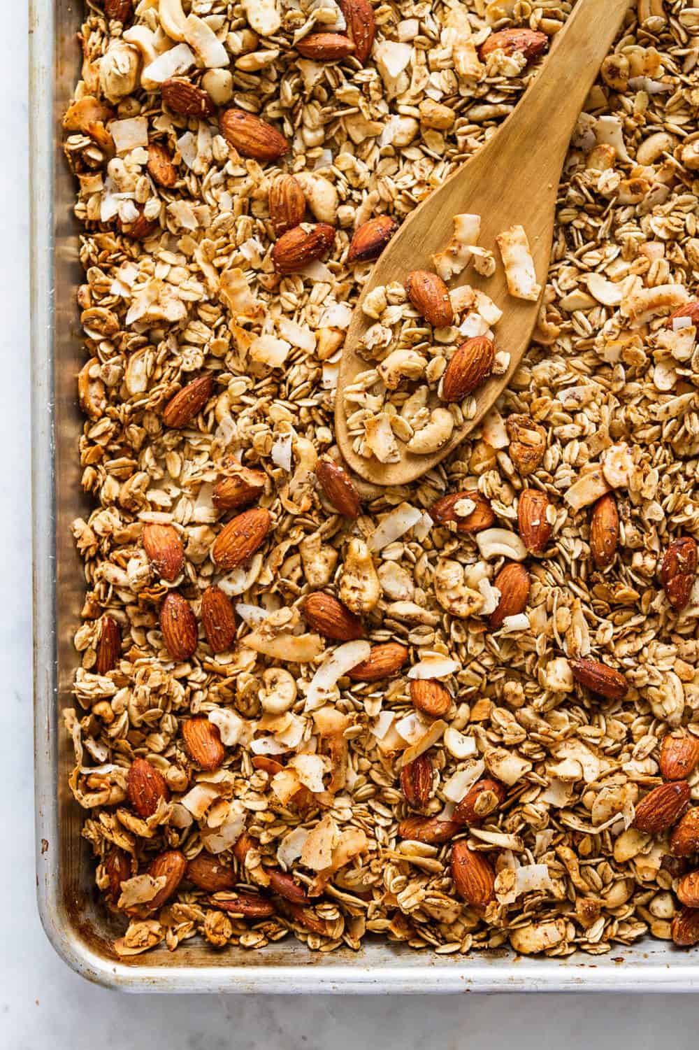 HEALTHY HOMEMADE GRANOLA RECIPE (OIL FREE) - THE SIMPLE VEGANISTA