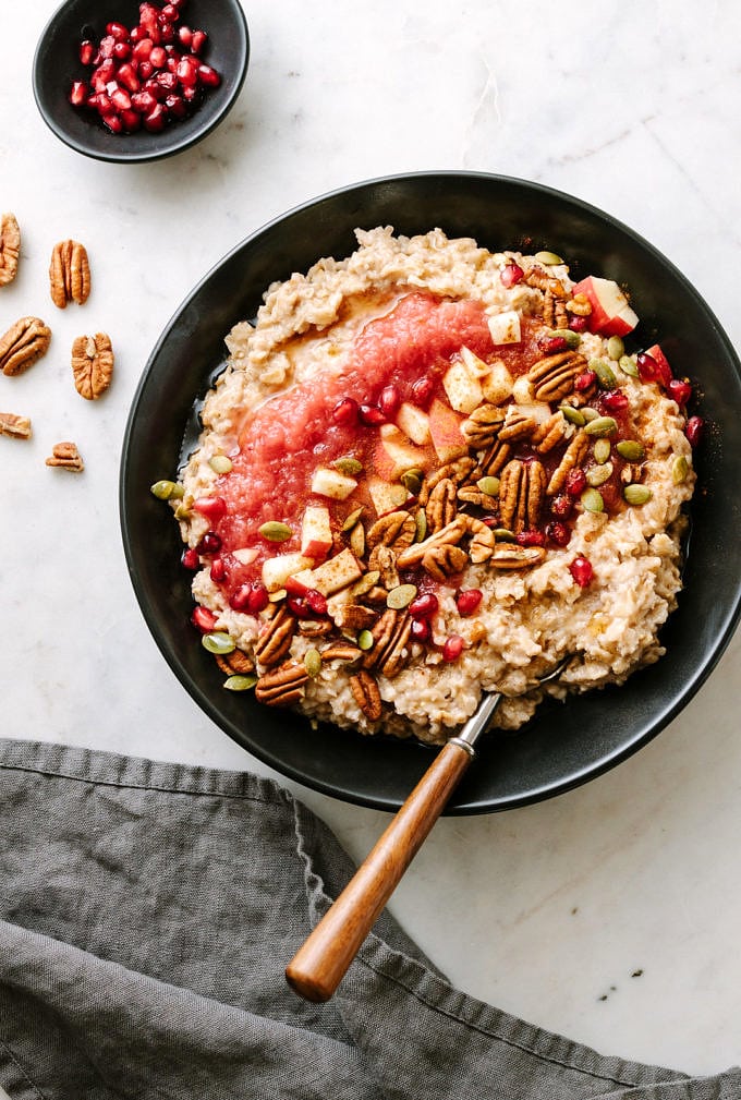 Healthy Bowl Of Cinnamon Oatmeal The Simple Veganista
