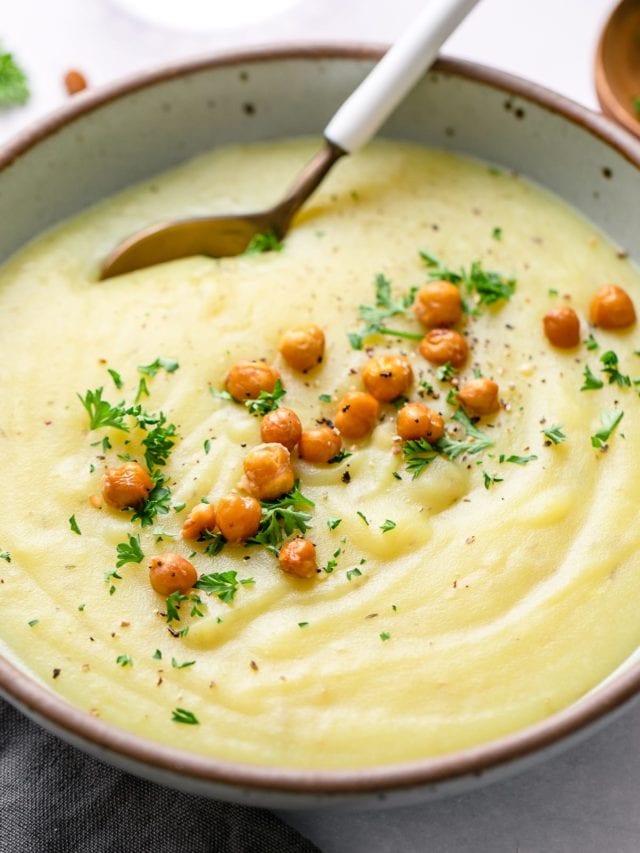 Creamy Vegan Potato Leek Soup Story - THE SIMPLE VEGANISTA