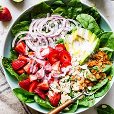 AVOCADO STRAWBERRY SPINACH SALAD
