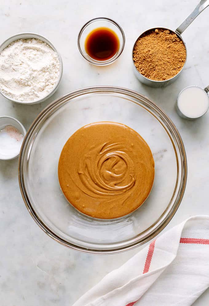 1 Bowl Vegan Peanut Butter Cookies - The Simple Veganista
