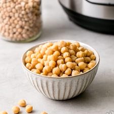INSTANT POT CHICKPEAS