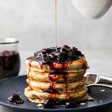 VEGAN OATMEAL PANCAKES