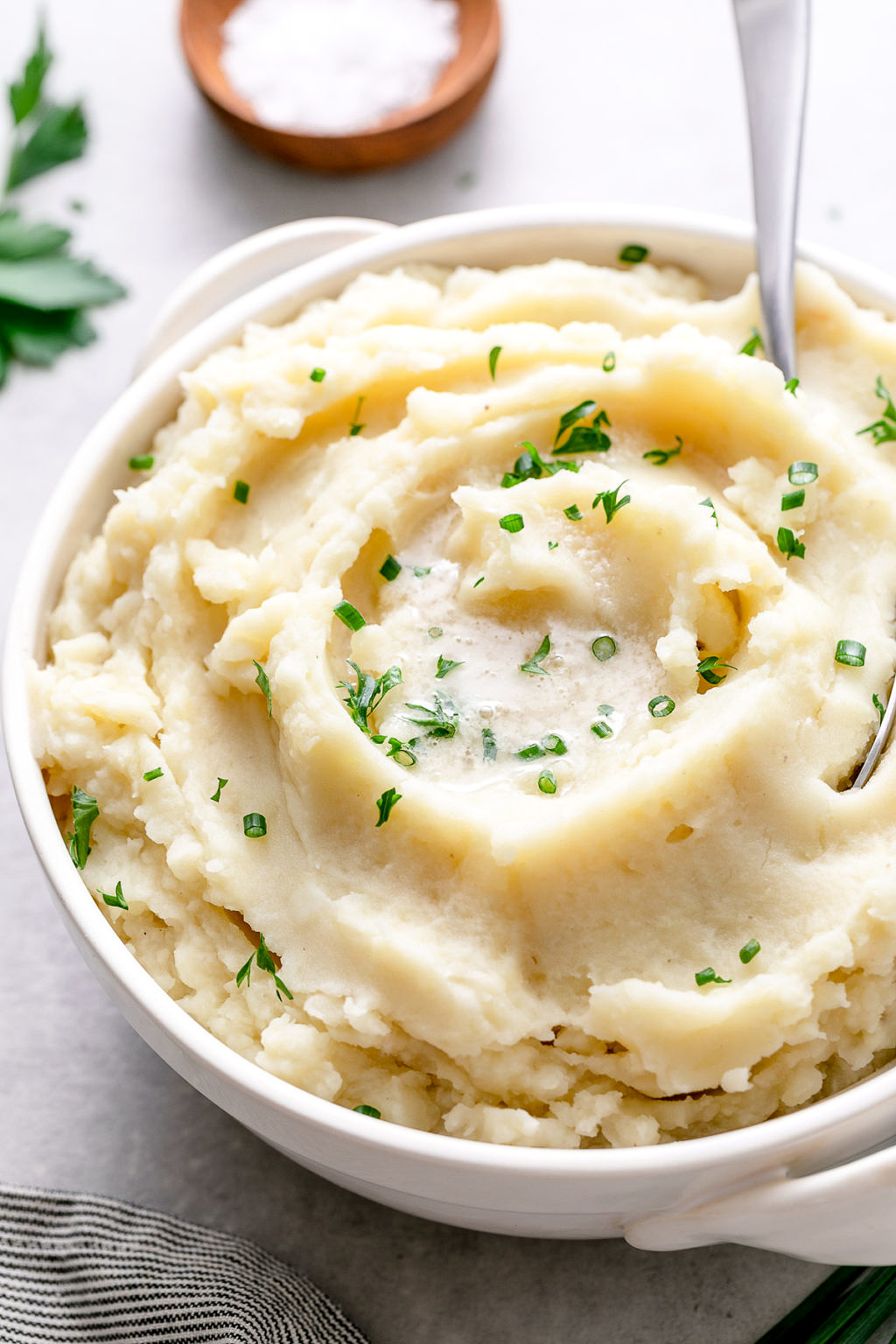 Best Vegan Mashed Potatoes (Perfectly Fluffy + Creamy) TSV