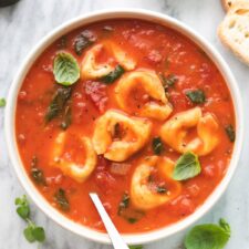 30-MINUTE TOMATO TORTELLINI SOUP